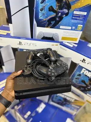 Very Neat Uk  Used Ps4 Slim With Games and 2 Pads