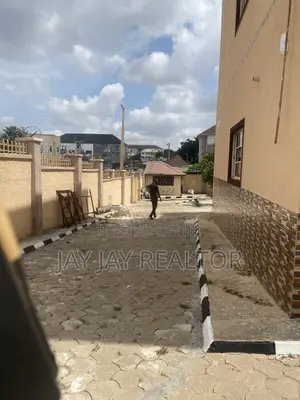 3bdrm Block of Flats in Lifecamp for rent