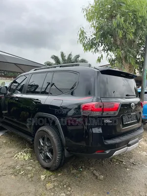 Toyota Land Cruiser 2023 Black