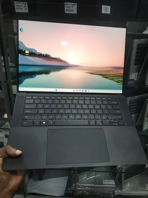 Laptop Dell Precision 5560 32GB Intel Core i7 SSD 512GB