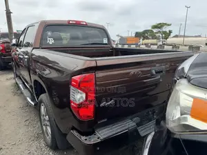 Toyota Tundra 2017 Brown