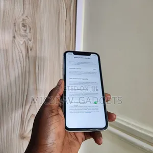 Apple iPhone 11 64 GB White