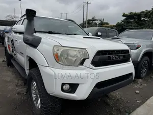 Toyota Tacoma 2012 White