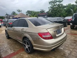 Mercedes-Benz C300 2010 Gold