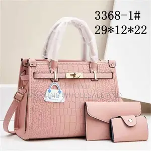 Yi Jia Fashion 3-in-1 Textured Handbag Set Features a Structured, Croc