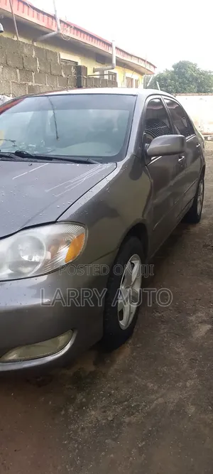 Toyota Corolla 2004 Gray
