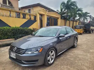 Volkswagen Passat 2012 Gray