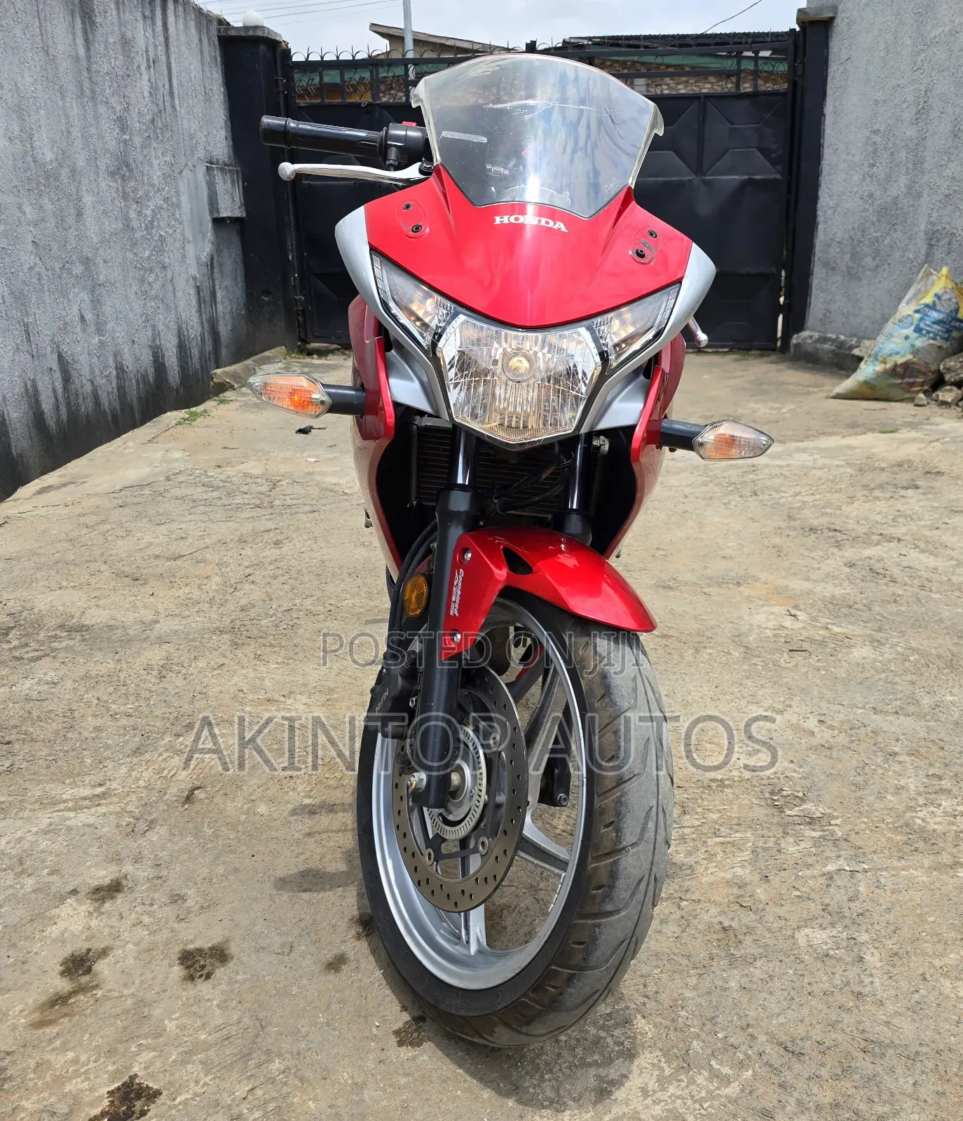 Honda CBR 2012 Red