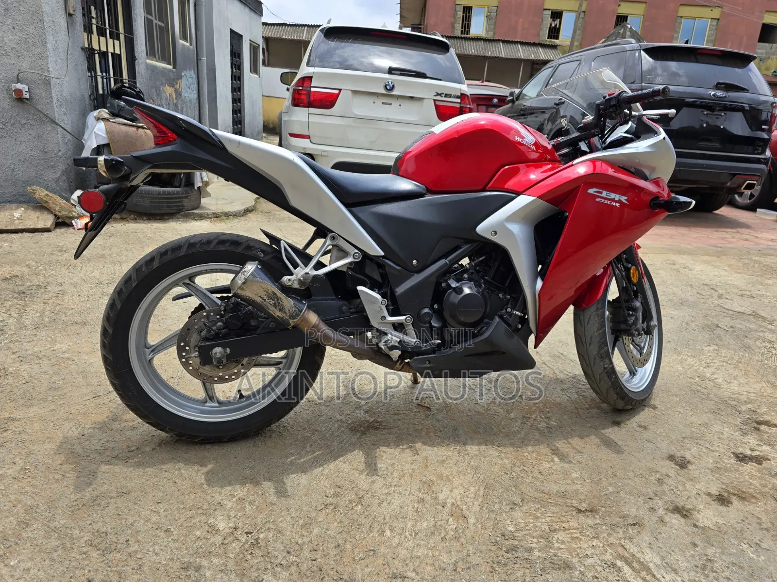 Honda CBR 2012 Red