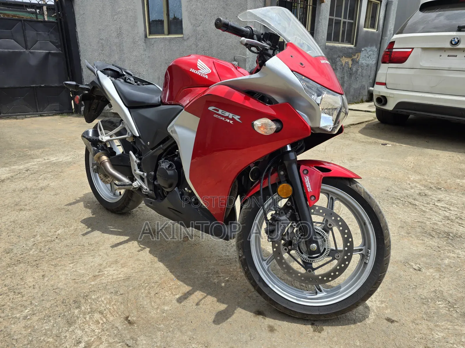 Honda CBR 2012 Red