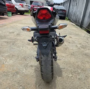 Honda CBR 2012 Red