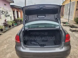 Volkswagen Passat 2012 Gray