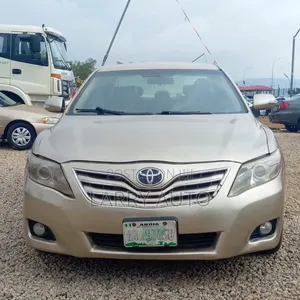 Toyota Camry 2010 Gold