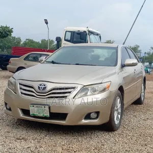 Toyota Camry 2010 Gold