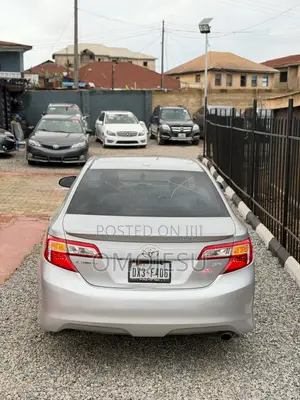 Toyota Camry SE 4dr Sedan (2.5L 4cyl 6A) 2013 Silver