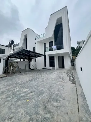 5bdrm Duplex in Chevron for sale