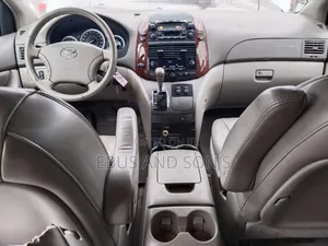 Toyota Sienna 2005 Blue