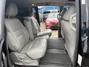 Toyota Sienna XLE 8 Passenger (3.5L 6cyl 6A) 2016 Black