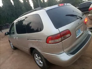 Toyota Sienna 2002 Silver