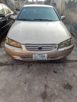 Toyota Camry Automatic 1999 Gold