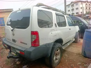 Nissan Xterra 2002 White