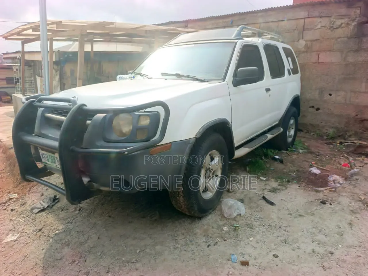 Nissan Xterra 2002 White