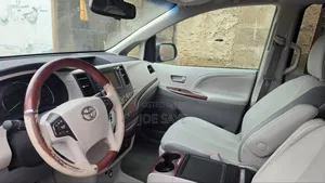 Toyota Sienna 2014 Gray
