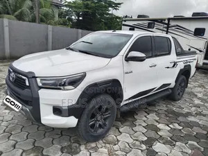 Toyota Hilux 2024 White
