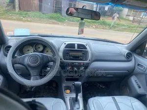 Toyota RAV4 2002 Green