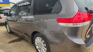 Toyota Sienna 2014 Gray