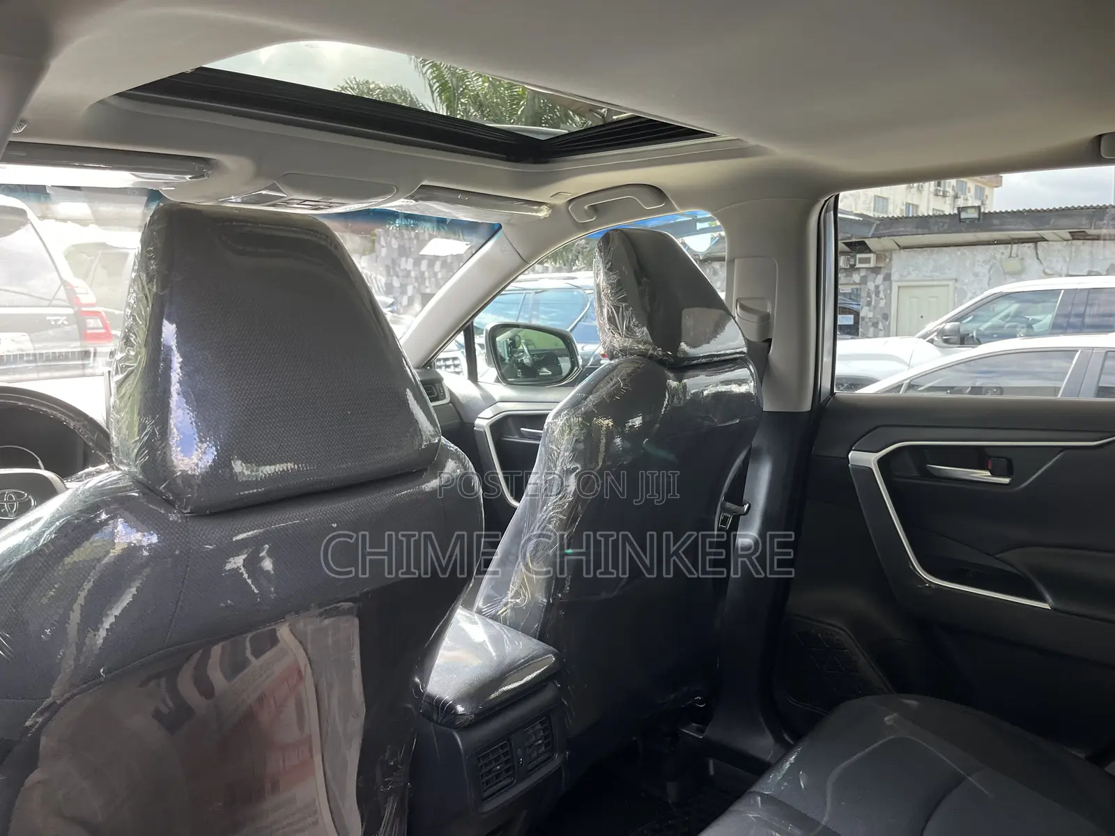 Toyota RAV4 XLE 2025 Silver