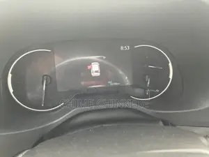Toyota RAV4 XLE 2025 Silver