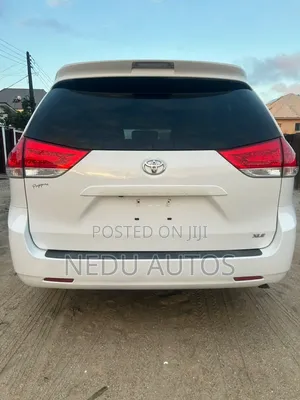 Toyota Sienna 2012 White