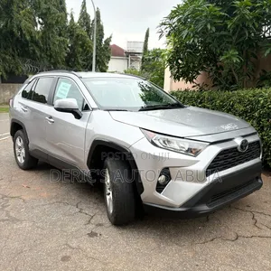 Toyota RAV4 2021 Silver