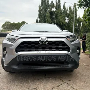 Toyota RAV4 2021 Silver