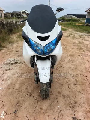 Suzuki Burgman 2020 White