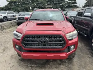 Toyota Tacoma 2017 Red