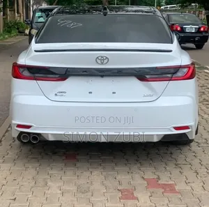 Toyota Camry XLE 2025 White