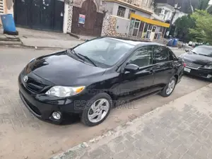 Toyota Corolla LE 4dr Sedan (1.8L 4cyl 4A) 2013 Black