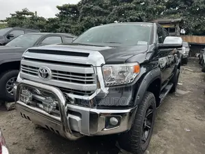 Toyota Tundra 2014 Black