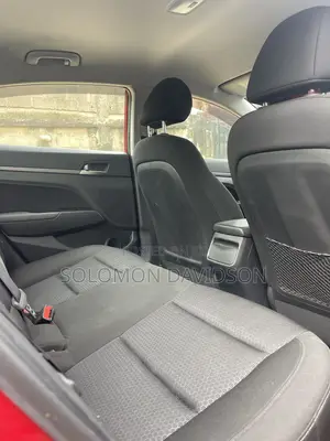 Hyundai Elantra 2017 Red