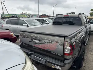 Toyota Tacoma 2015 Green