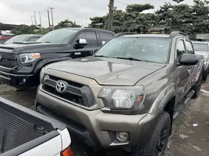 Toyota Tacoma 2015 Green