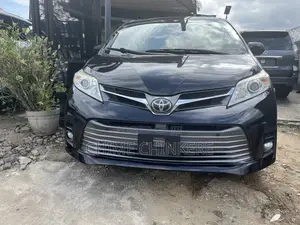 Toyota Sienna XLE Premium AWD (3.5L 6cyl 8A) 2018 Black