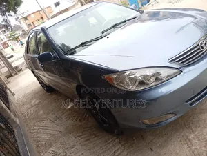 Toyota Camry 2004 Blue