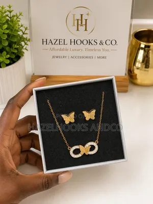 Beautiful Necklace With Earrings