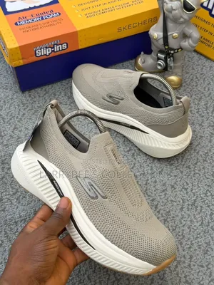 CLICK Clip Inc Sneakers