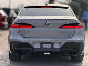 BMW 760 2023 Off white