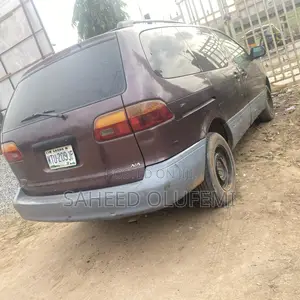 Toyota Sienna 1999 Gray