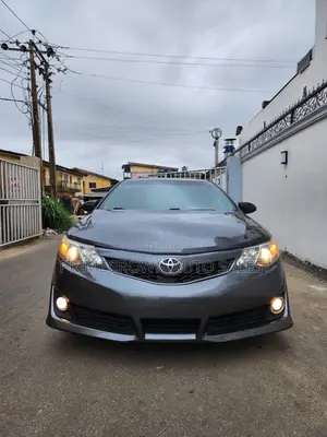 Toyota Camry SE 4dr Sedan (2.5L 4cyl 6A) 2012 Gray